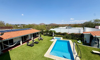 VENTA DE EXCELENTE CASA PRIVADA EN COLINAS DE STA.FE