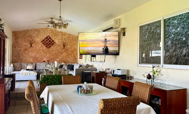 VENTA DE EXCELENTE CASA PRIVADA EN COLINAS DE STA.FE