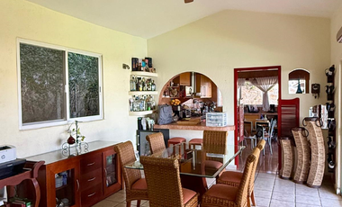 VENTA DE EXCELENTE CASA PRIVADA EN COLINAS DE STA.FE