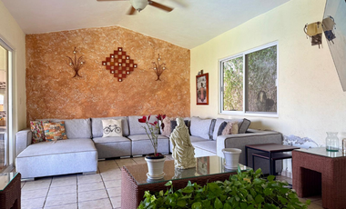 VENTA DE EXCELENTE CASA PRIVADA EN COLINAS DE STA.FE