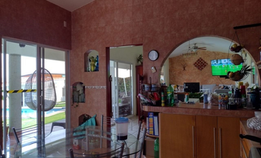 VENTA DE EXCELENTE CASA PRIVADA EN COLINAS DE STA.FE