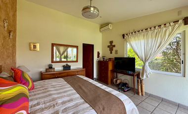 VENTA DE EXCELENTE CASA PRIVADA EN COLINAS DE STA.FE