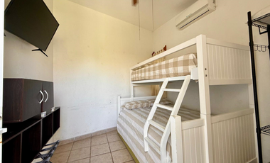 VENTA DE EXCELENTE CASA PRIVADA EN COLINAS DE STA.FE