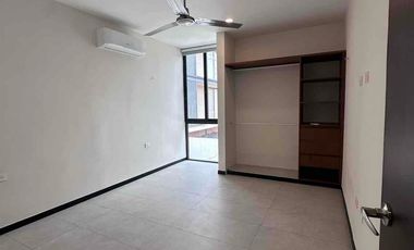 casa en renta de 3 recamaras en Temozon norte Merida con alberca