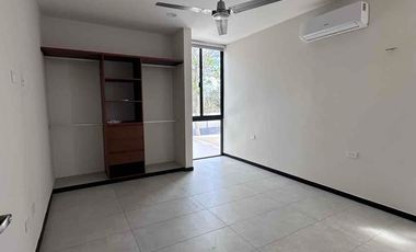 casa en renta de 3 recamaras en Temozon norte Merida con alberca