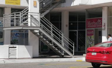 RENTA DE LOCAL PLANTA BAJA EN PLAZA LAS TERRRAZAS CHOLULA, PUEBLA