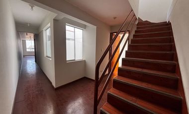 Dúplex Exclusivo con Cochera y Ascensor en Santiago de Surco