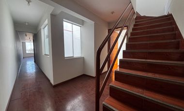 Dúplex Exclusivo con Cochera y Ascensor en Santiago de Surco