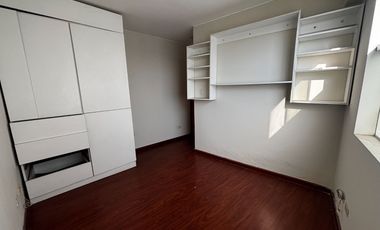 Dúplex Exclusivo con Cochera y Ascensor en Santiago de Surco