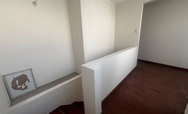 Dúplex Exclusivo con Cochera y Ascensor en Santiago de Surco