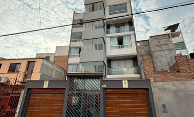 Dúplex Exclusivo con Cochera y Ascensor en Santiago de Surco