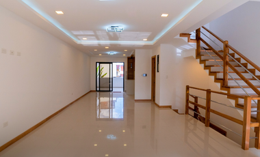 EXCLUSIVA CASA EN VENTA EN MEDIO EJIDO SECTOR PALACIO DEL CUY