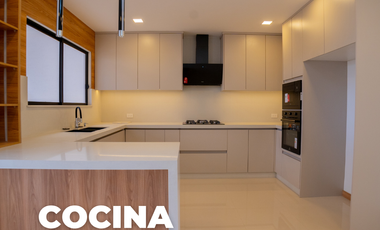 EXCLUSIVA CASA EN VENTA EN MEDIO EJIDO SECTOR PALACIO DEL CUY