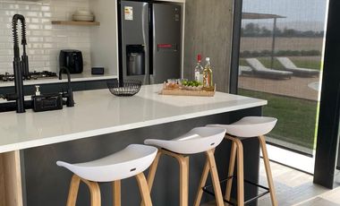 Vendo casa en condominio en Ica