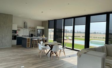 Vendo casa en condominio en Ica