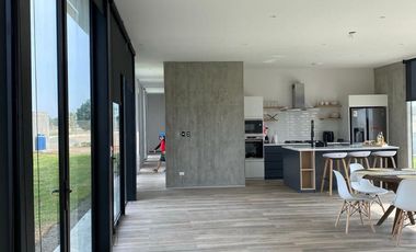 Vendo casa en condominio en Ica