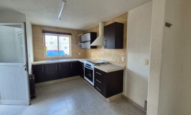 CASA EN RENTA EN RESIDENCIAL EL CASTAÑO 2, METEPEC CERCA DE AV TECNOLOGICO