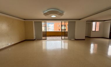 vendo Apartamento en Laureles LINDO Y amplio IDEAL PARA PEMODELAR!