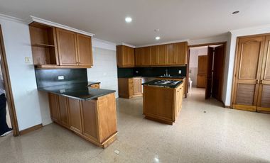 vendo Apartamento en Laureles LINDO Y amplio IDEAL PARA PEMODELAR!