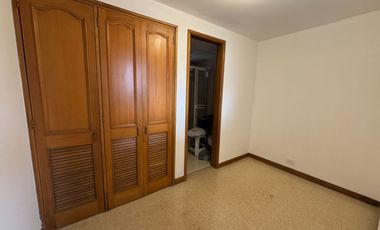 vendo Apartamento en Laureles LINDO Y amplio IDEAL PARA PEMODELAR!