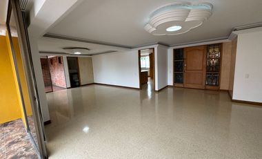 vendo Apartamento en Laureles LINDO Y amplio IDEAL PARA PEMODELAR!