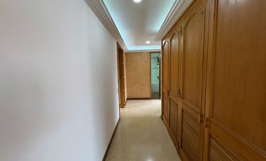 vendo Apartamento en Laureles LINDO Y amplio IDEAL PARA PEMODELAR!