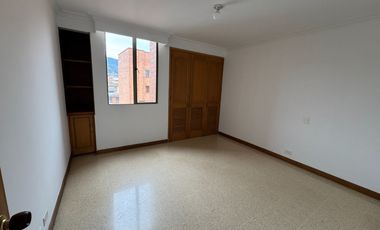 vendo Apartamento en Laureles LINDO Y amplio IDEAL PARA PEMODELAR!
