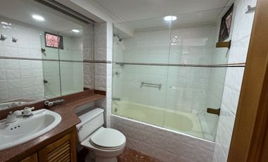 vendo Apartamento en Laureles LINDO Y amplio IDEAL PARA PEMODELAR!