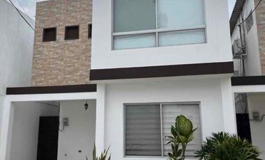 MILINA: VENDO CASA EN CONJUNTO A PASOS DEL MAR