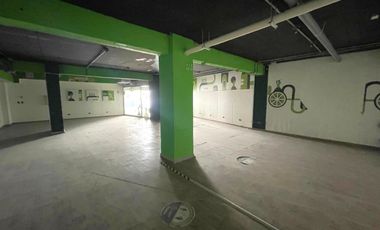 ARRIENDO Local comercial de 140 m2 Strip center, Metro San Joaquín