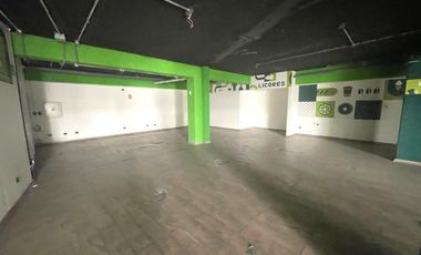 ARRIENDO Local comercial de 140 m2 Strip center, Metro San Joaquín