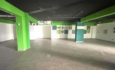 ARRIENDO Local comercial de 140 m2 Strip center, Metro San Joaquín