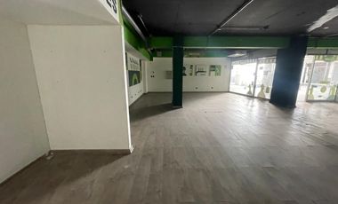 ARRIENDO Local comercial de 140 m2 Strip center, Metro San Joaquín