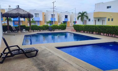 SALINAS CONJUNTO PRIVADO: CASA 3/3 CON PISCINA