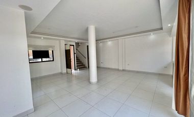 SALINAS CONJUNTO PRIVADO: CASA 3/4 CON PISCINA