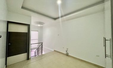 SALINAS CONJUNTO PRIVADO: CASA 3/4 CON PISCINA