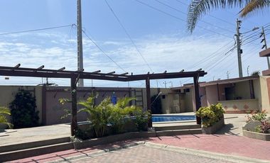 SALINAS CONJUNTO PRIVADO: CASA 3/4 CON PISCINA