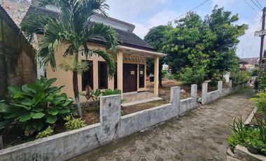 DIJUAL CEPAT TANAH DAN BANGUNAN SANGAT LUAS DITENGAH KOTA JOGJA DEKAT JL MAGELANG YOGYAKARTA