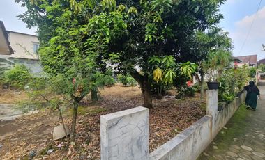 DIJUAL CEPAT TANAH DAN BANGUNAN SANGAT LUAS DITENGAH KOTA JOGJA DEKAT JL MAGELANG YOGYAKARTA