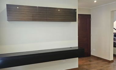 SE ALQUILA LINDO DUPLEX BIEN UBICADO