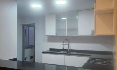 SE ALQUILA LINDO DUPLEX BIEN UBICADO