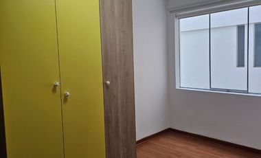 SE ALQUILA LINDO DUPLEX BIEN UBICADO