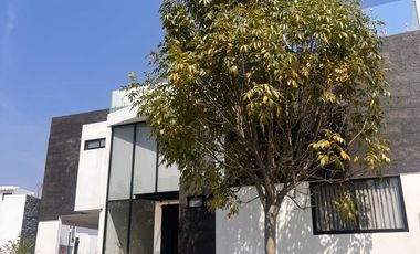 Casa amueblada en renta 4 recamaras en Parque Viena Lomas de Angelópolis 2