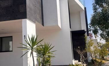 Casa amueblada en renta 4 recamaras en Parque Viena Lomas de Angelópolis 2