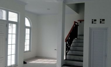 Rumah dijual Murah, 2 Lantai Ciracas, Jakarta Timur 15 menit Tol cibubur