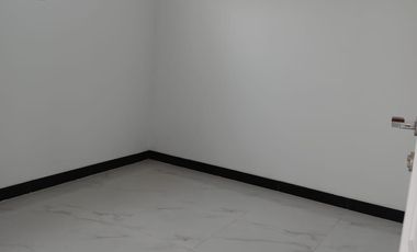 Rumah dijual Murah, 2 Lantai Ciracas, Jakarta Timur 15 menit Tol cibubur