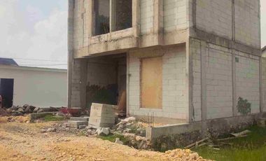 RUMAH CANTIK MINIMALIS 2 LANTAI MODERN DALAM PERUMAHAN STRATEGIS DI PINGGIR JALAN UTAMA MAJENANG