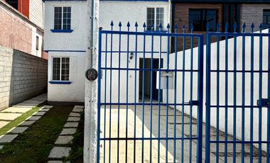 Casa en venta en Cuautitlán Izcalli, Estado de México | 2 recámaras | Estudio |