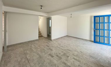 Casa en venta en Cuautitlán Izcalli, Estado de México | 2 recámaras | Estudio |