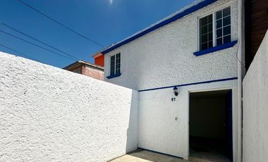 Casa en venta en Cuautitlán Izcalli, Estado de México | 2 recámaras | Estudio |